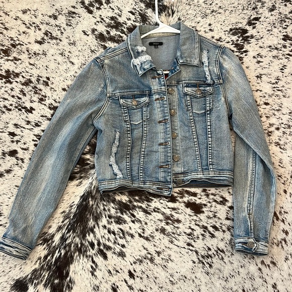 Denim jacket with Aztec patchwork - Picture 2 of 2